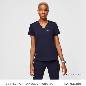 FIGS NAVY SCRUB TOP.